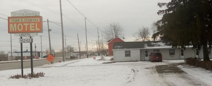 Town & Country Motel (Town and Country Motel) - Web Listing (newer photo)